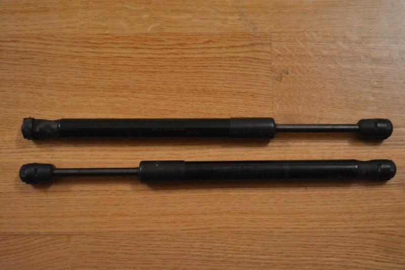 Audi a4 trunk lid / tailgate shock absorbers (set of two) # 8e5827552k 01s