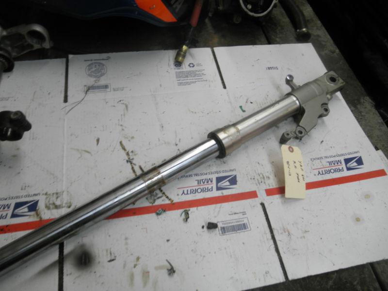 '95 yamaha yzf 600    right fork leg assy.