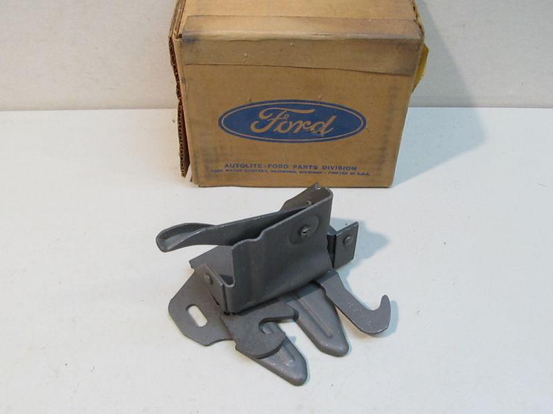 Nos 1970 ford galaxie 500 & custom 500 hood latch