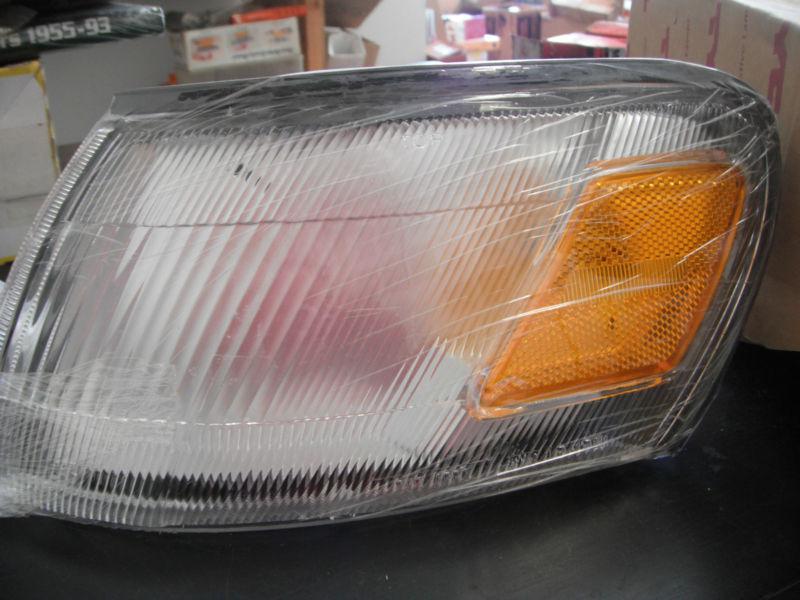 92-06 toyota corolla automotive lamp (replacement for stock part 81620-12600