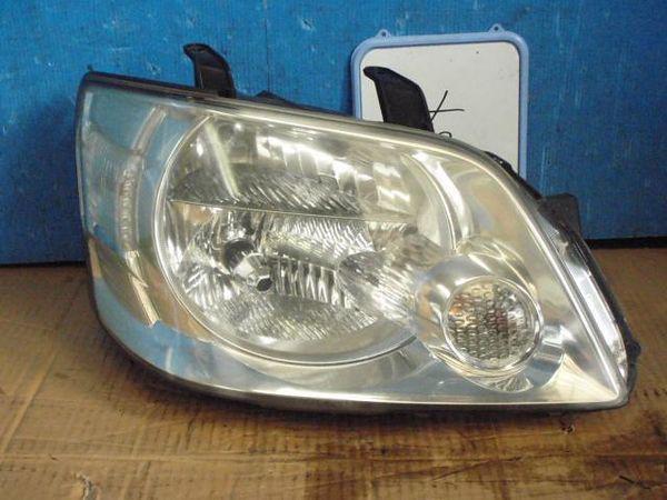 Toyota noah 2003 right head light assembled [3810800]