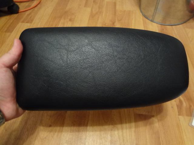 2000-2005 mitsubishi eclipse leather armrest, exc condition.