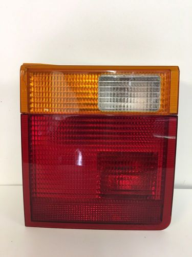 1996 to 1998 range rover driver side rear inner tail light