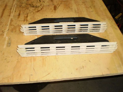 Sea ray exhaust vents pair  #119