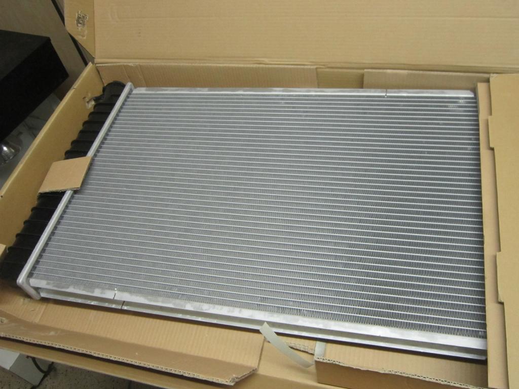 Reach cooling radiator 1047re unused for gm 1982-1991 mid size car 90-95 minivan