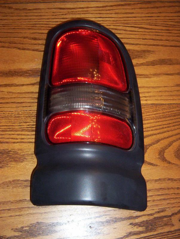 1994-2002 dodge truck right tail light lens housing