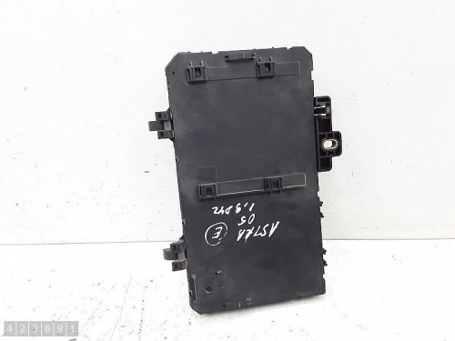 2005 opel astra fuse box in the trunk of the car 1900cdti 13181279 5dk00866971