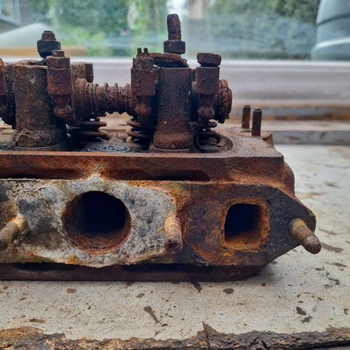 Classic mini cooper 12g295 cylinder head for rebuild