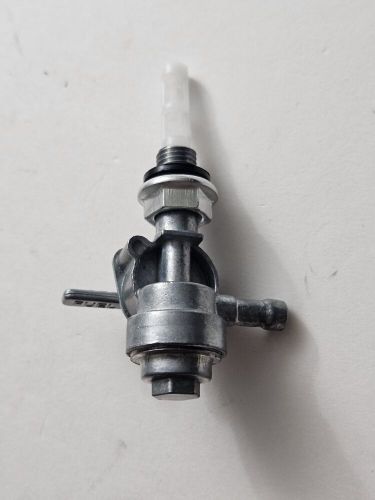 Generator fuel shutoff valve male thread