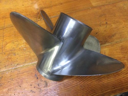 Mercury trophy plus 19 pitch right hand propeller