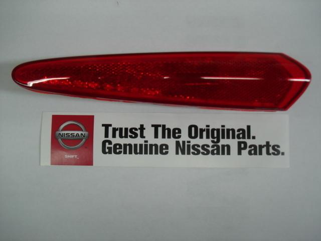 Nissan maxima 2000-2001-2002 right rear marker lamp assembly =free shipping=