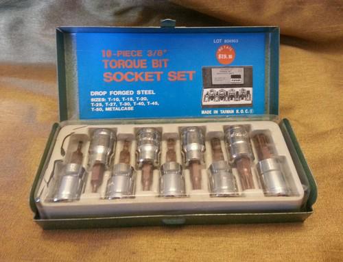 Vtg never used torque bit socket set 3/8" inch drive 10 piece w/ metal case nice