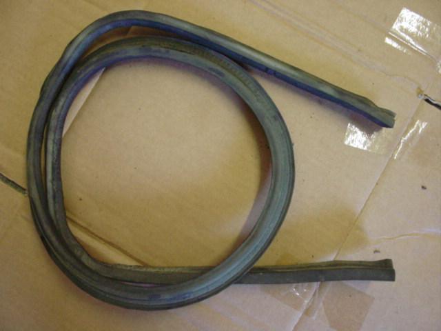 Suzuki samurai tailgate gasket