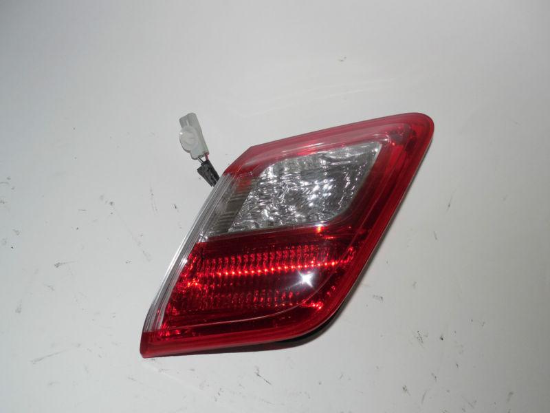 07 08 09 toyota camry lid mounted right tail light nice!