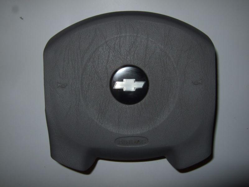 04 05  chevy malibu  driver side air bag oem gray 2004 2005