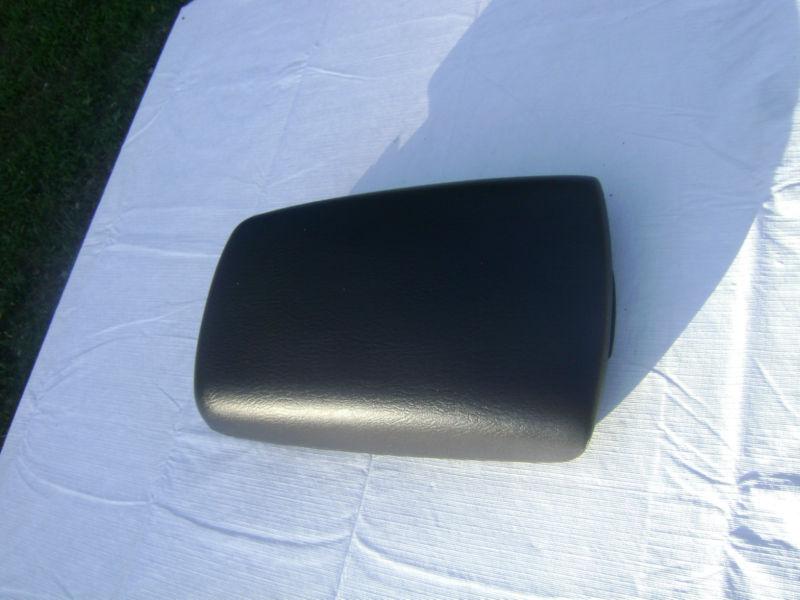 02-07 06 jeep liberty arm rest center console lid 2003 2004 2005 2006 2007 