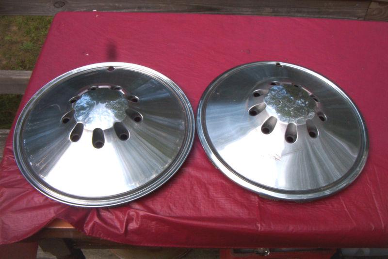 Pair of oe 14 inch wheelcovers,1971 cuda,valiant,plymouth # 364,good drivers