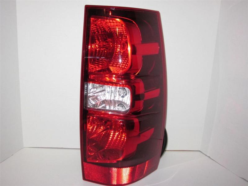 New 07 08 09 10 11 12 chevrolet tahoe suburban passenger right tail light ls