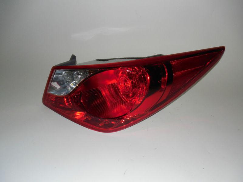 2011 2012 2013 hyundai sonata oem right tail light nice!