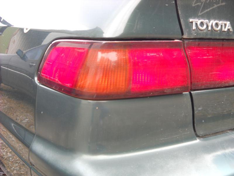 97 98 99 toyota camry left taillight