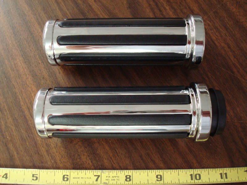 Chrome & ribbed rail grips for harley touring 08 & up