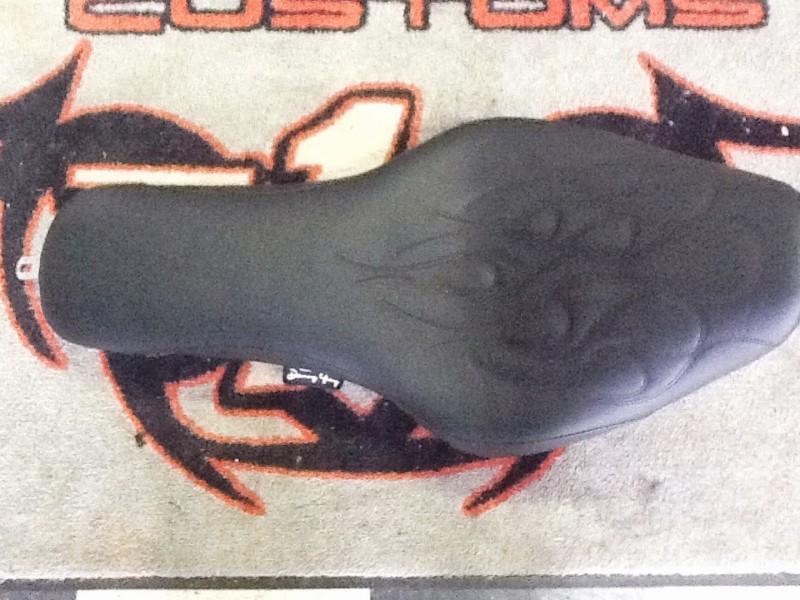 2006-up harley davidson soft-tail flame seat  0802-0513