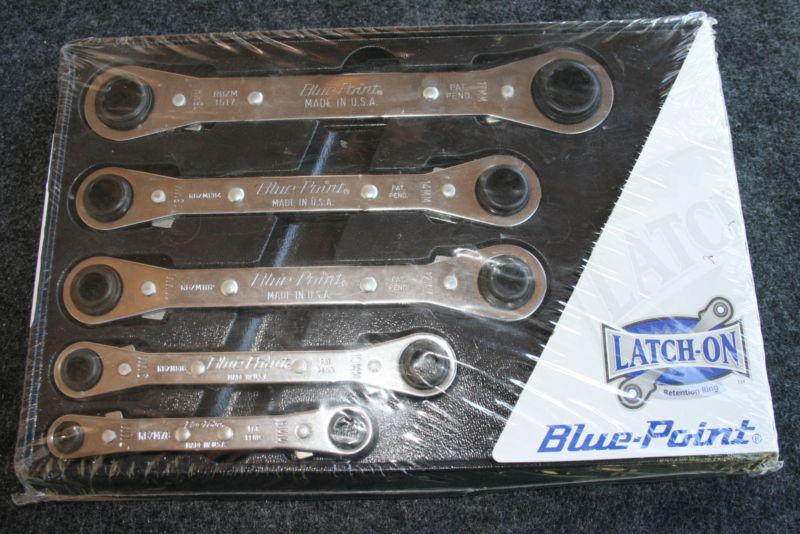 New - blue point latch on retention ring 5pc wrench set