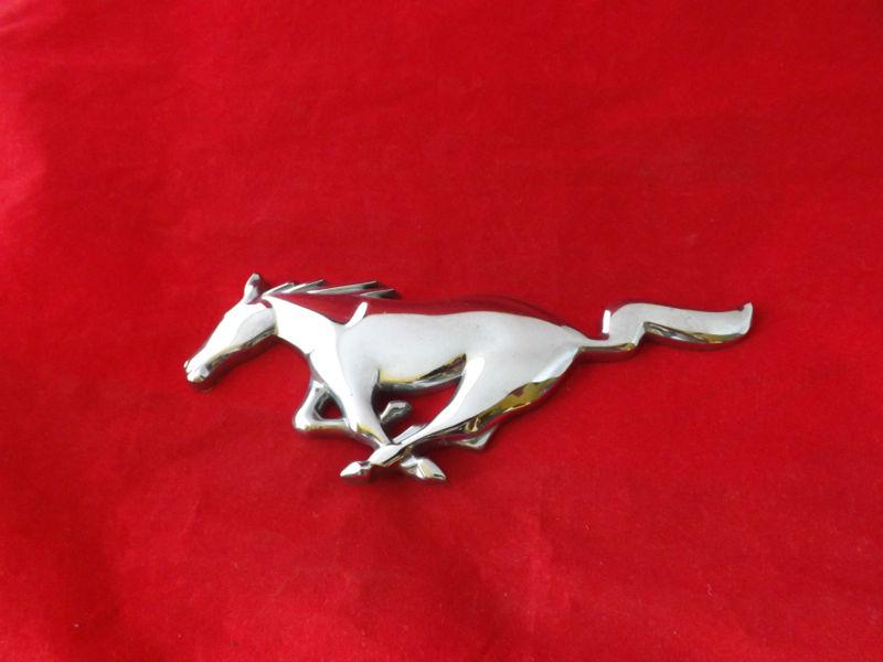 Ford mustang chrome horse front grille emblem 2005-2009 badge oem gt 06 07 08 09