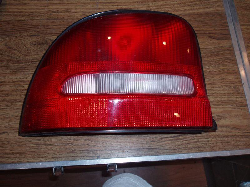 1995 -99 dodge neon tail light - choice of left or right  passenger or drive 