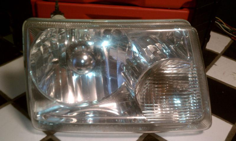 01-05 ford ranger rh headlight oem