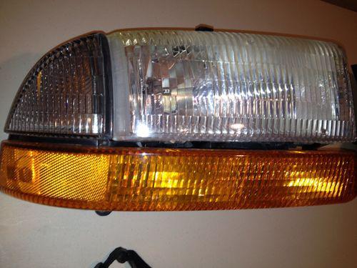 2001 dodge dakota headlight rh 