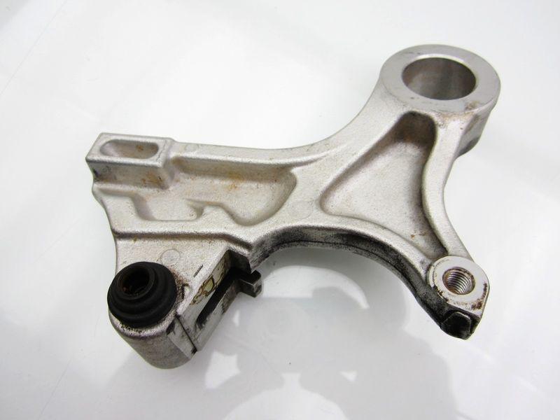 05 06 cbr 600 rr cbr600 cbr600r rear brake caliper hanger