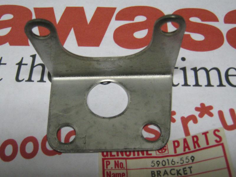 59016-559 kawasaki jetski js440 carburettor bracket nos