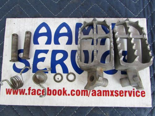 Yamaha 2005 yz250 oem foot pegs rests yz450fx yz250f yz125 yz450f yz250fx wr450