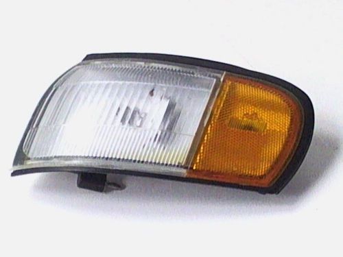 89-92 geo prism lh left side driver side corner parking turn signal light