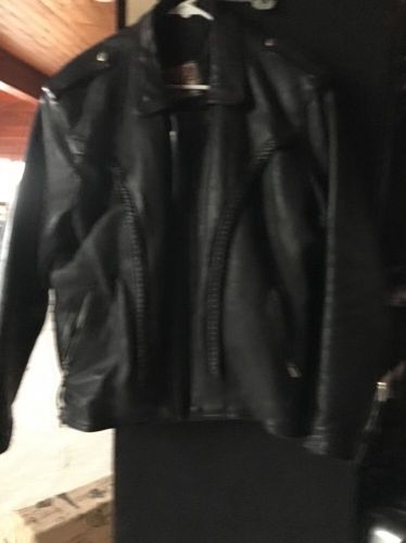 Men&#039;s black leather motorcycle jacket