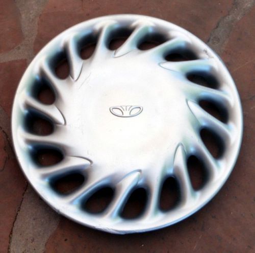 1997 1998 1999 2000 2001 2002 96 98 99 00 02 daewoo leganza hubcap 15&#034; inch oem