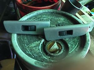 2005-2006 nissan altima rear window swith left or right each