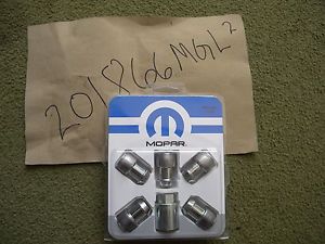 New jeep wrangler wheel locking lug nut set oem factory mopar   82211405