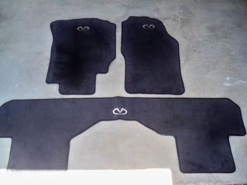 Infiniti g35  2004-2009 charcoal  grey carpet  floormats