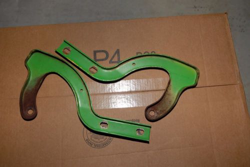 Truck lid arm brackets for 1970 - 1974 e body barracuda