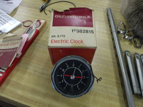 1967-68 oldsmobile nos electric clock in box l@@@@@@@@@@@@@k