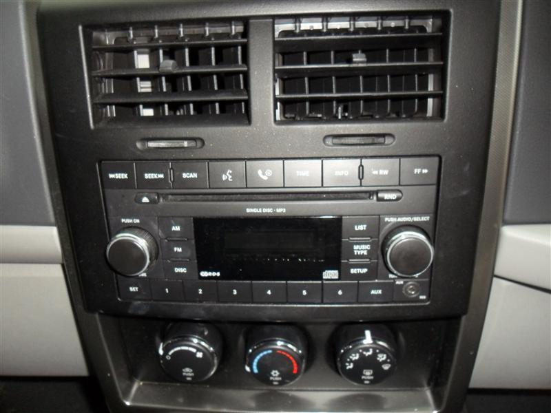 Radio / stereo for 08 caravan ~ am/fm/cd/mp3 res w/o sat radio