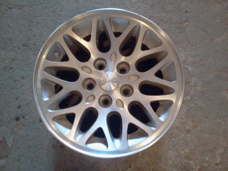 * 15 inch factory alloy rim - jeep cherokee / 1993-2002 / machined & silver