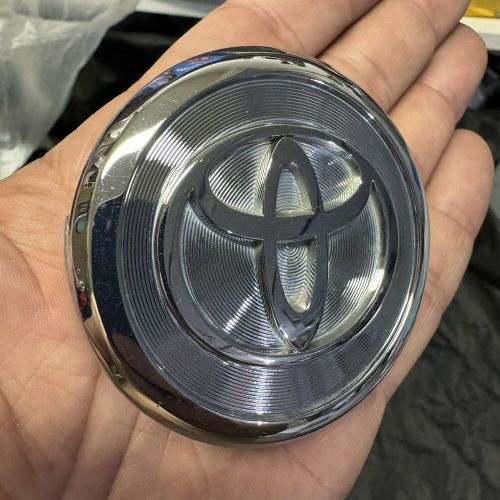 Toyota camry corolla matrix center cap wheel hub cover p/n 8840 good clips clean