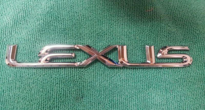 Lexus trunk emblem