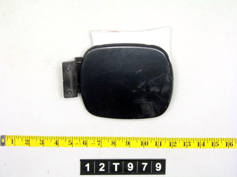 01 saturn s series fuel filler door lid gas tank cover cap oem black 12t979