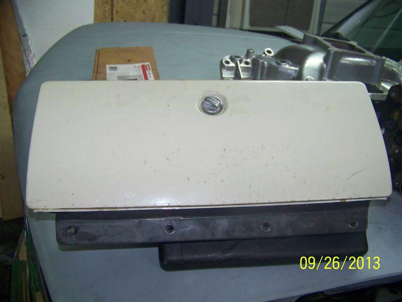 Light tan glove box assembly w/a.c. 1973-1987 88-91 chevy gmc truck 