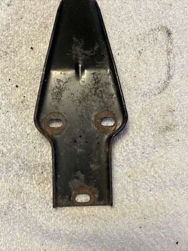 1992 polaris indy 440 hood hinge assembly 2635005-067