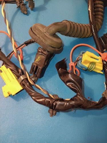 2004 04 chevrolet colorado ext. cab rear right door wire harness 15112061 oem